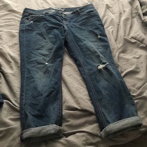 Old navy boyfriend jeans 14p, distressed jeans